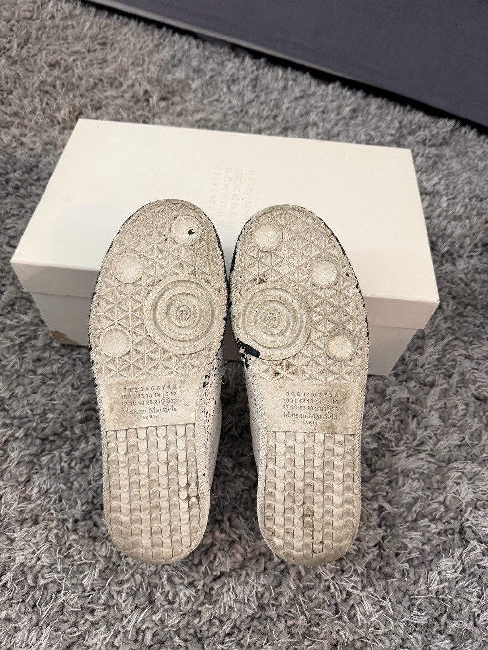 Maison Martin Margiela Rellplica White and Black Paint-Splash Low-Top Sneake - Picture 7 of 11